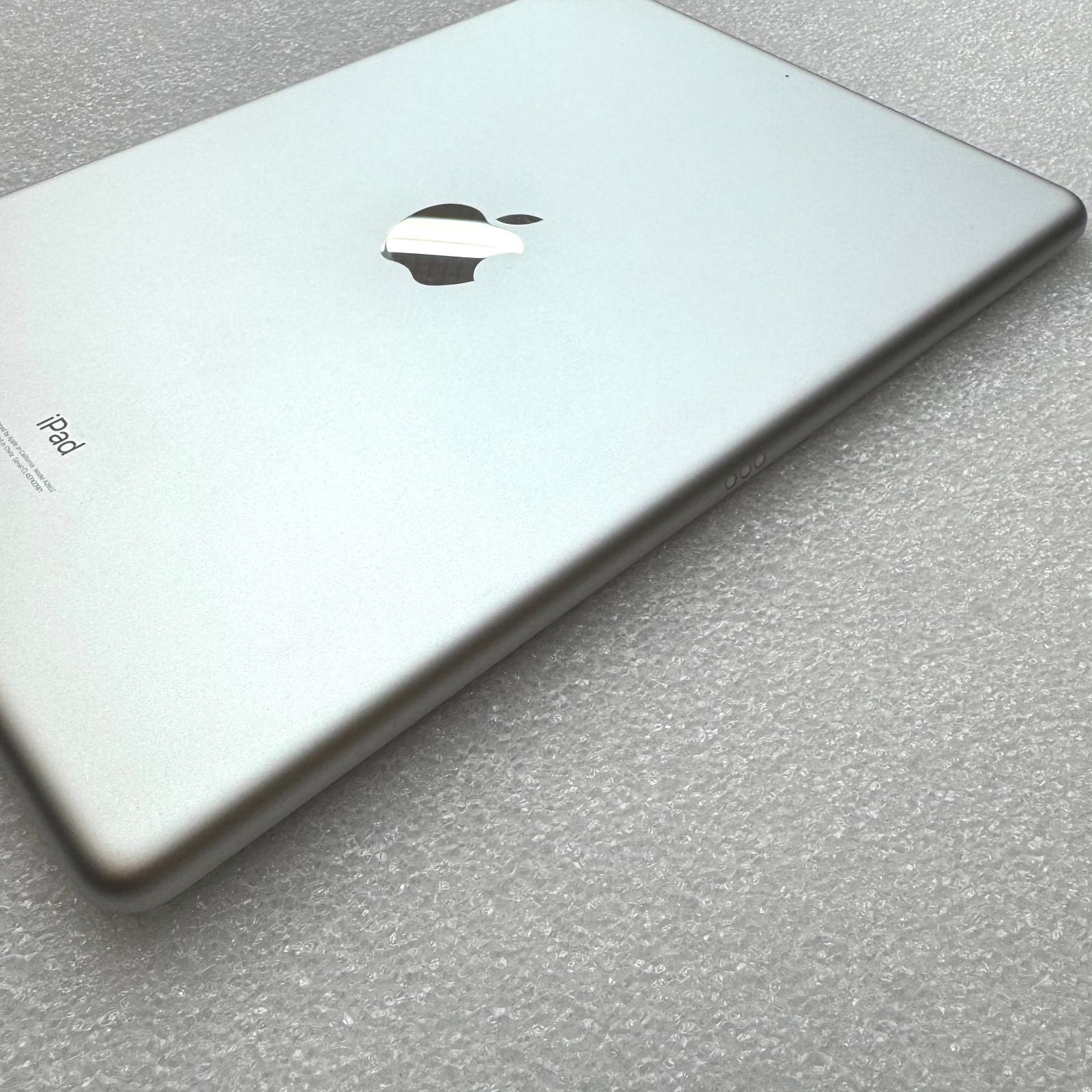 934388】iPad 第9世代 Wi-Fi シルバー 64GB / A2602 / ACアダプタ有