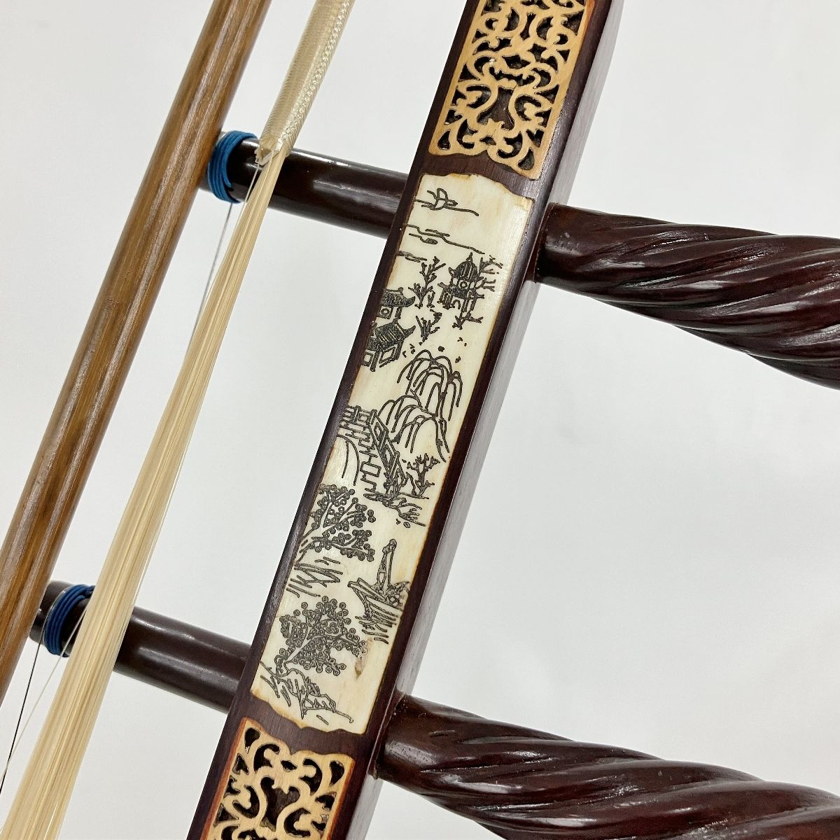 陸林藝 二胡 中国 民族 楽器 弦楽器 弓 ケース付き 中古 Y10613456