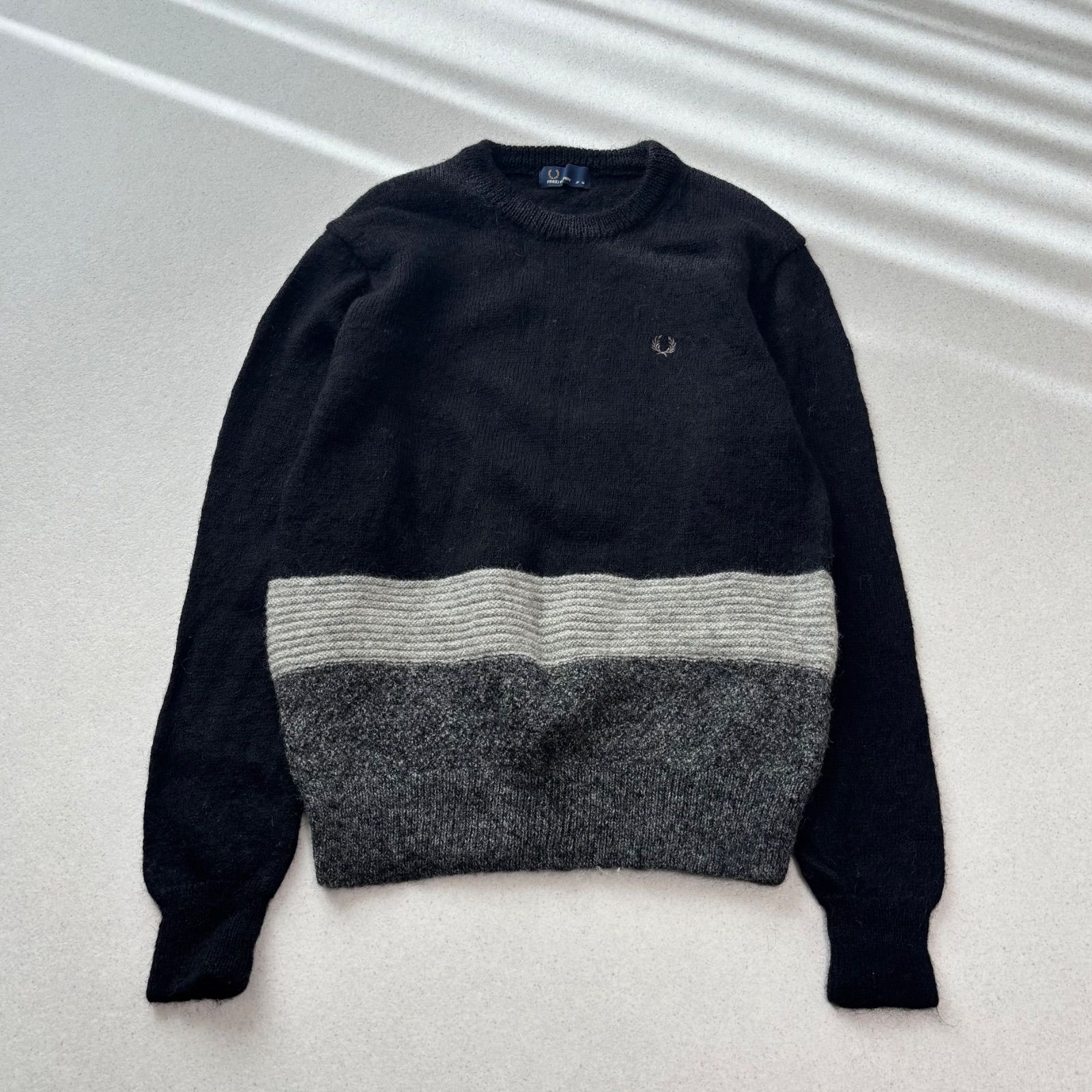 FRED PERRY フレッドペリー ウール ニット セーター ロゴ刺繍 ブラック 