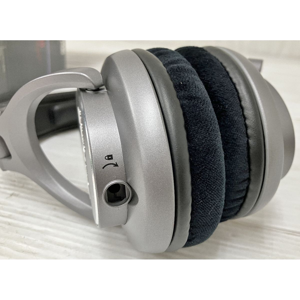 SHURE SRH940 プロフェッショナル モニターヘッドホン 密閉型 シュア