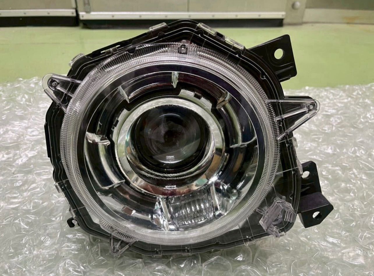 スズキ ジムニー JB64W 右 ヘッドライト KOITO 100-59380 点灯OK 