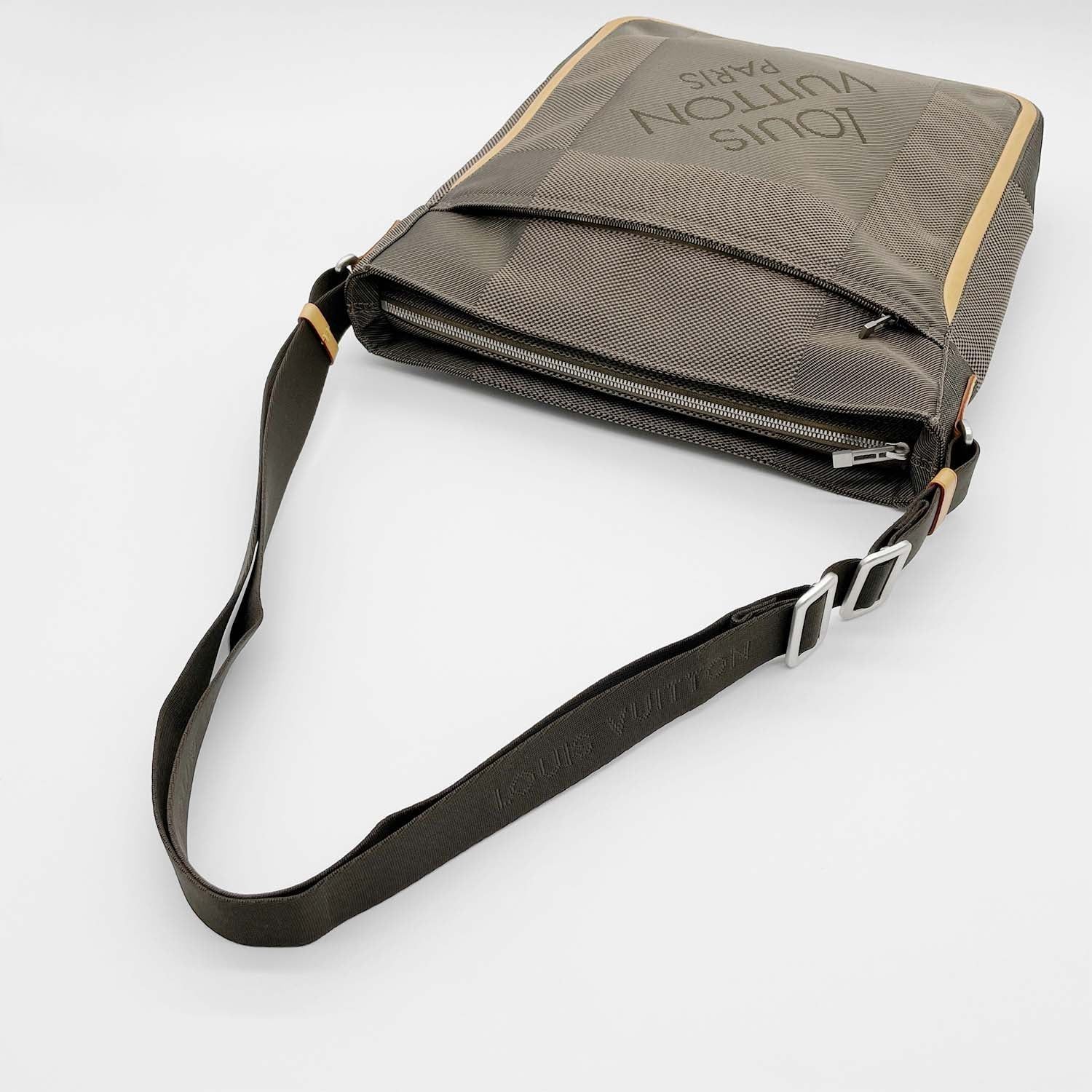 LOUIS VUITTON ルイヴィトン ショルダーバッグ コンパニョン M93046