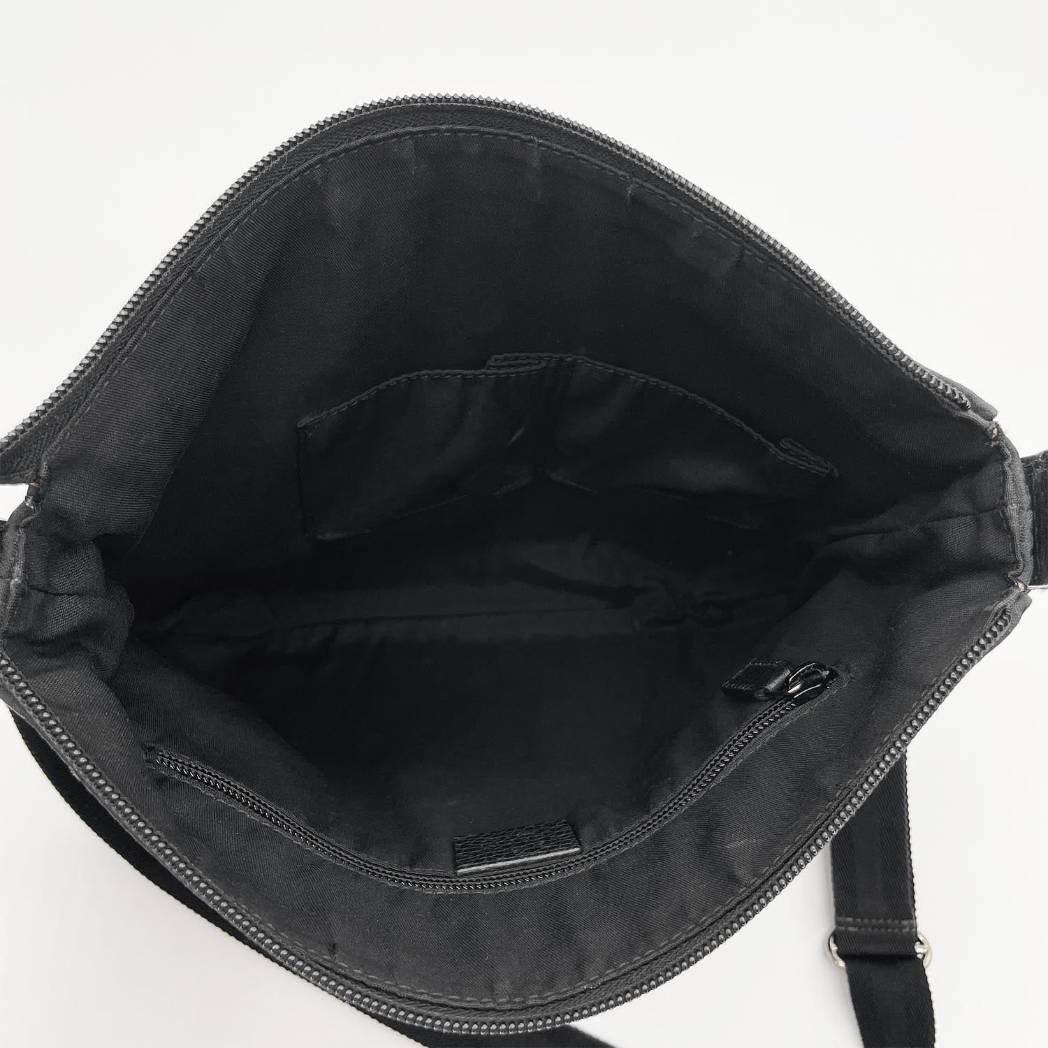 GUCCI グッチ GGキャンバス ショルダーバッグ 374414 ブラック 訳アリ