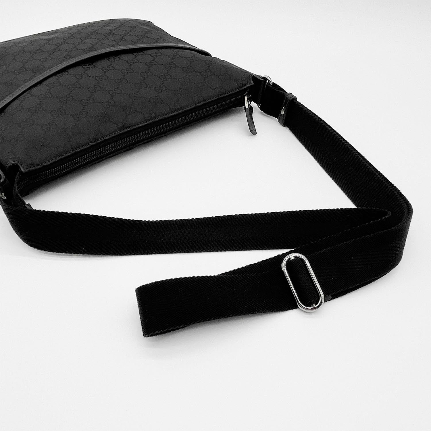 GUCCI グッチ GGキャンバス ショルダーバッグ 374414 ブラック 訳アリ