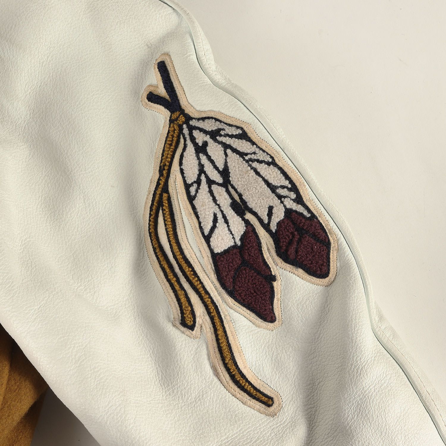 HEWITT ヒューイット スタジャン マスタード ホワイト サイズ:40(L