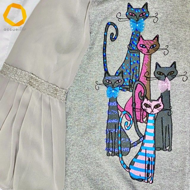 伊太利屋のラインストーンボタンと猫ボタンのカーディガン11号 伊太利屋のラインストーンボタンと猫ボタンのカーディガン11号 - メルカリ