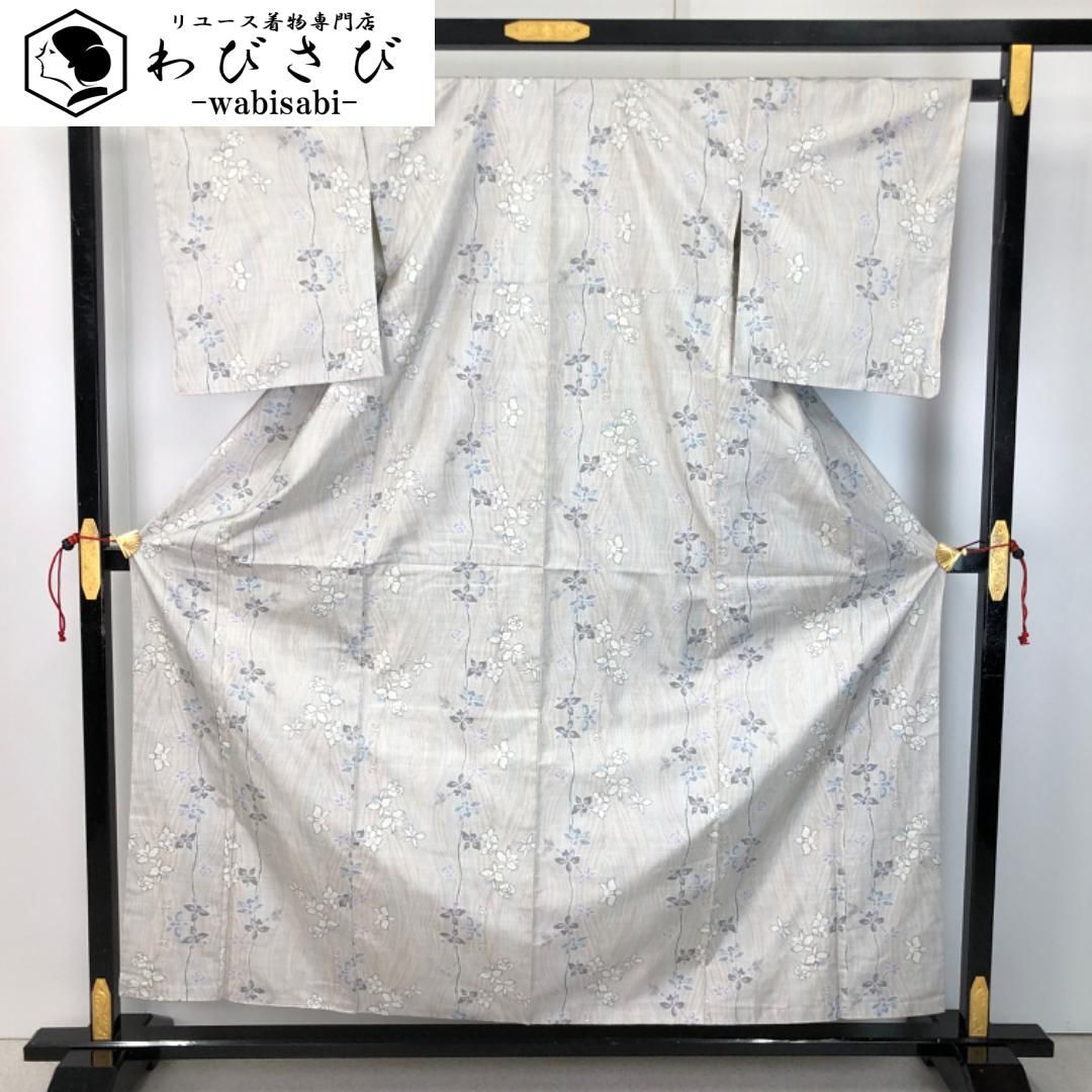 【本場大島紬】 白大島 9マルキカタス式 雪輪 身丈167 中古美品 本場白大島紬】 7マルキカタス式 ～白寿泥～ ≪仕・中古美品≫ 「蝴蝶