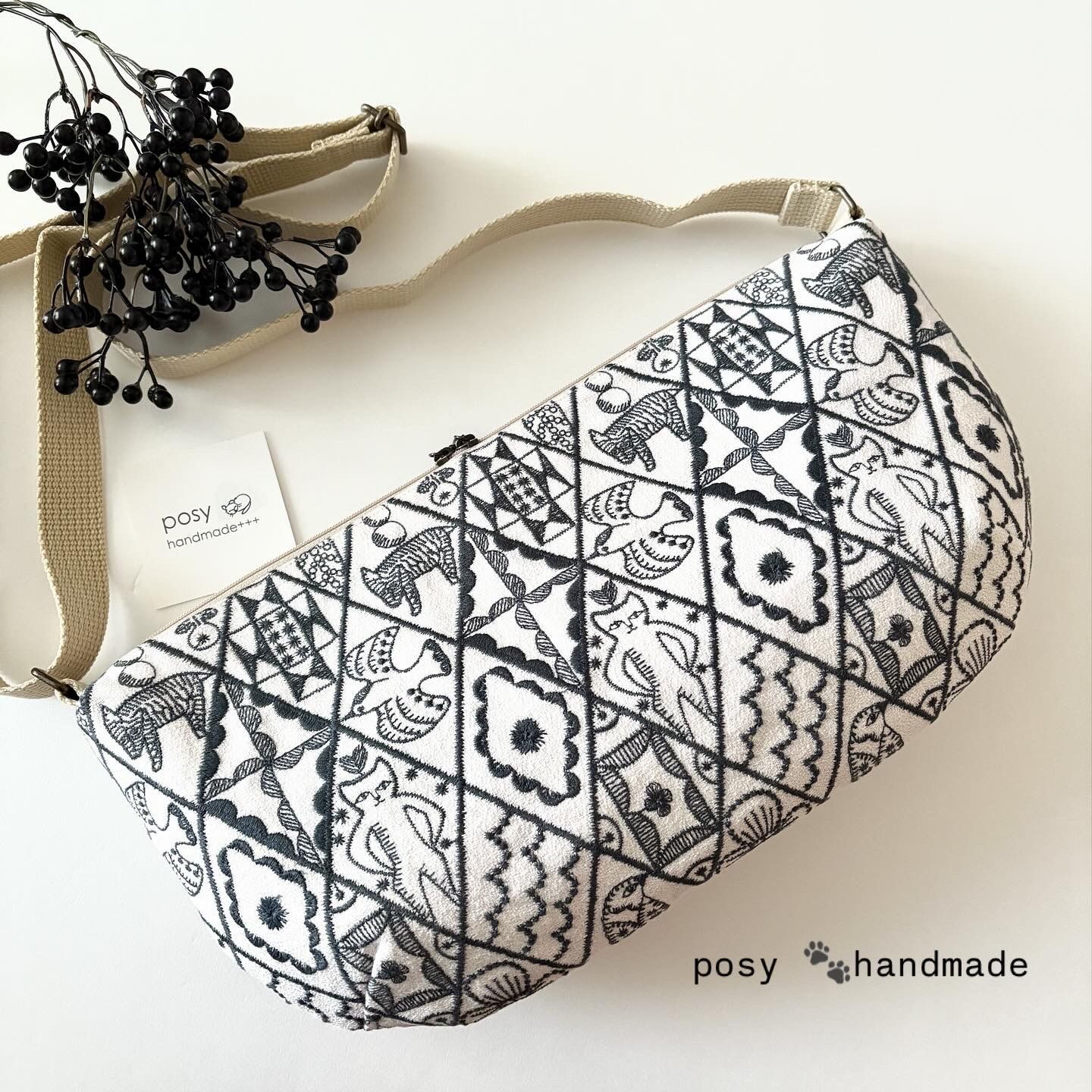 ハンドメイド ミナペルホネン 大きなサイズのショルダーバッグ