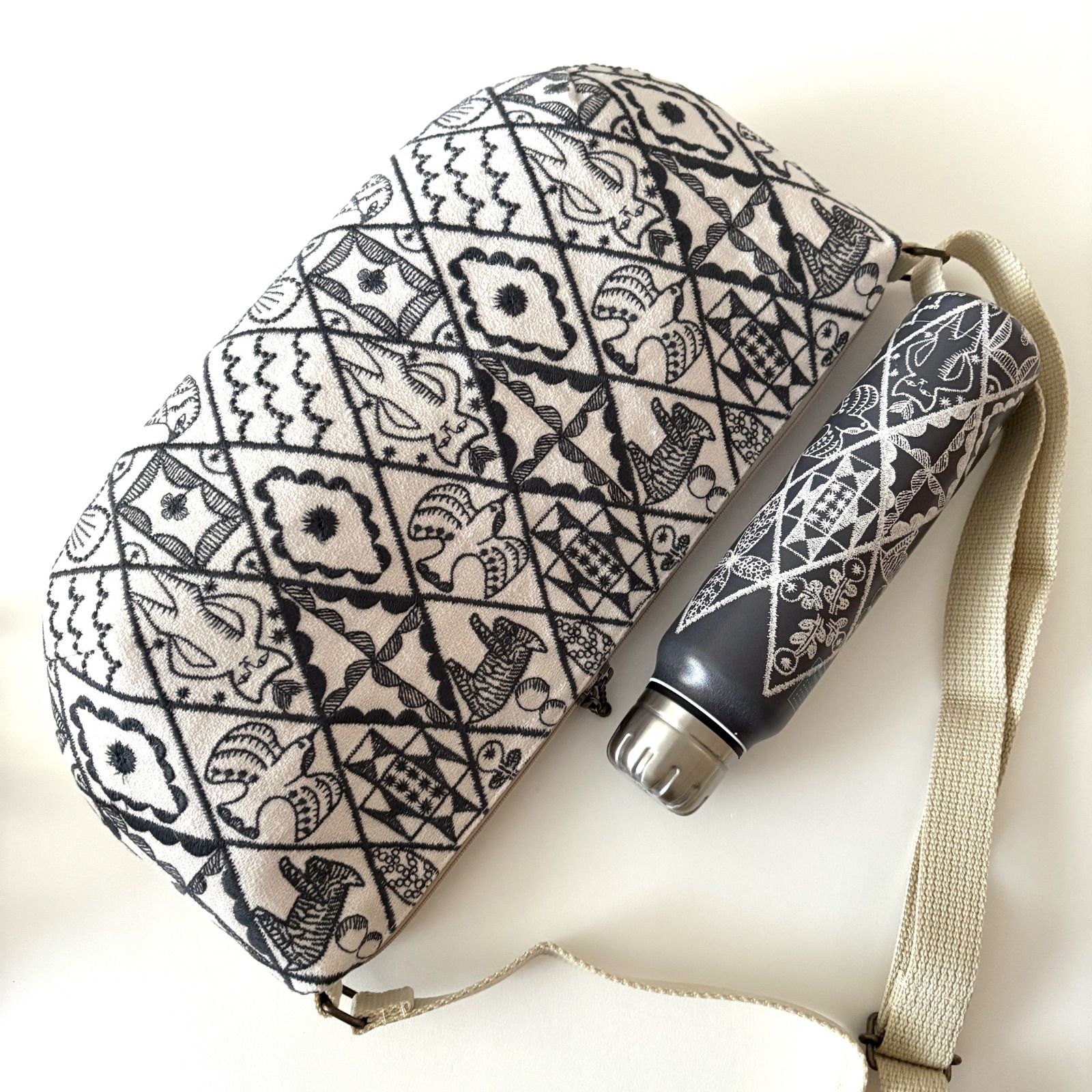 ハンドメイド ミナペルホネン 大きなサイズのショルダーバッグ