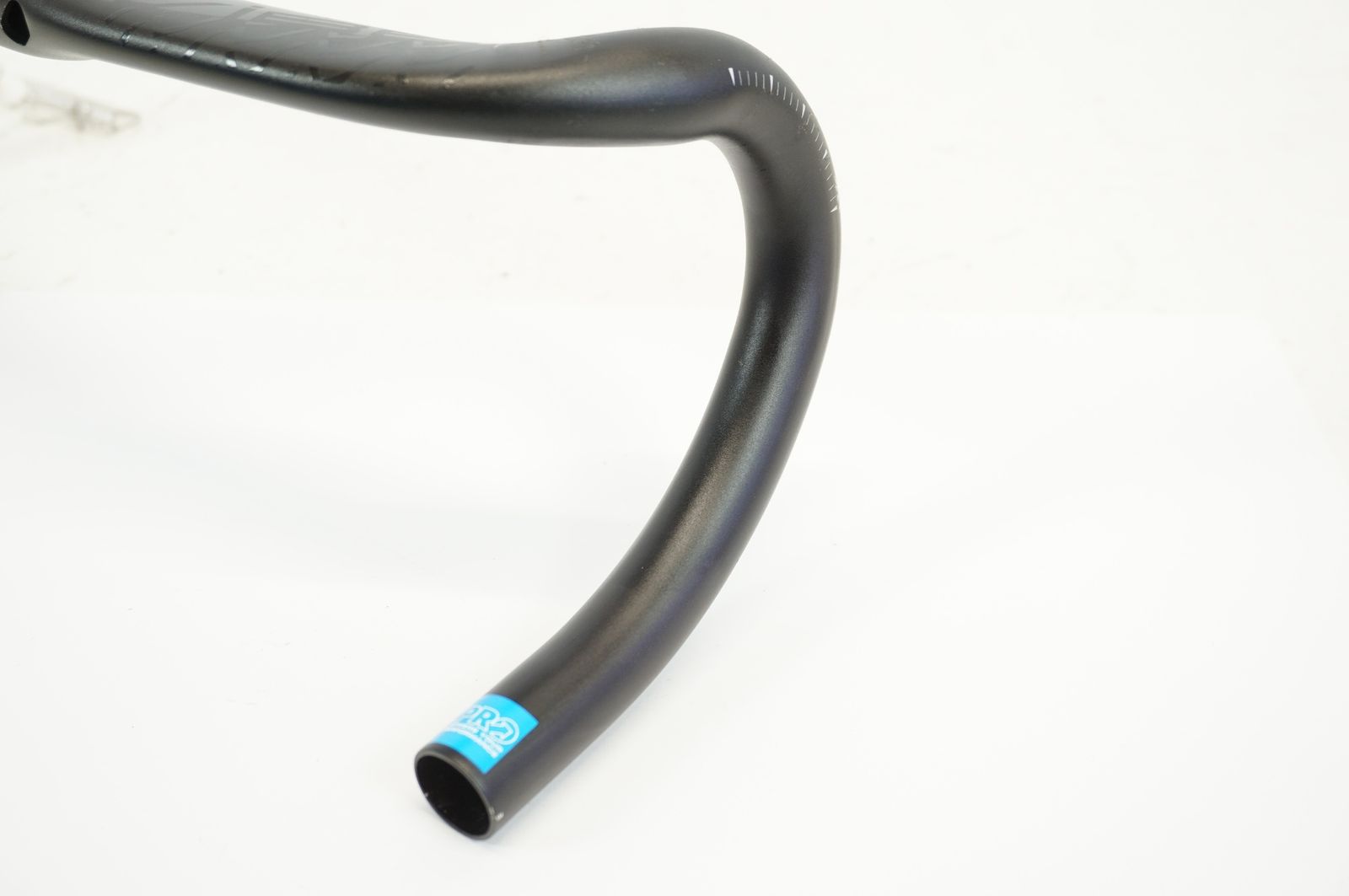 SHIMANO 「シマノ」 PRO VIBE φ31.8 上380mm 下420mm エアロパシュート