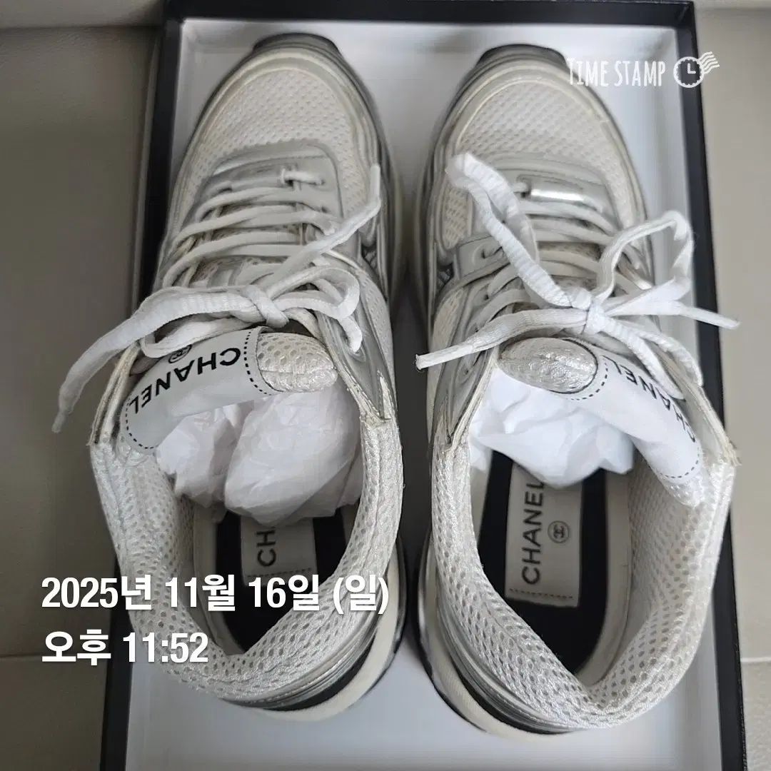 シャネル シャネル CCロゴ スニーカー シルバー LAMY 37 - メルカリ