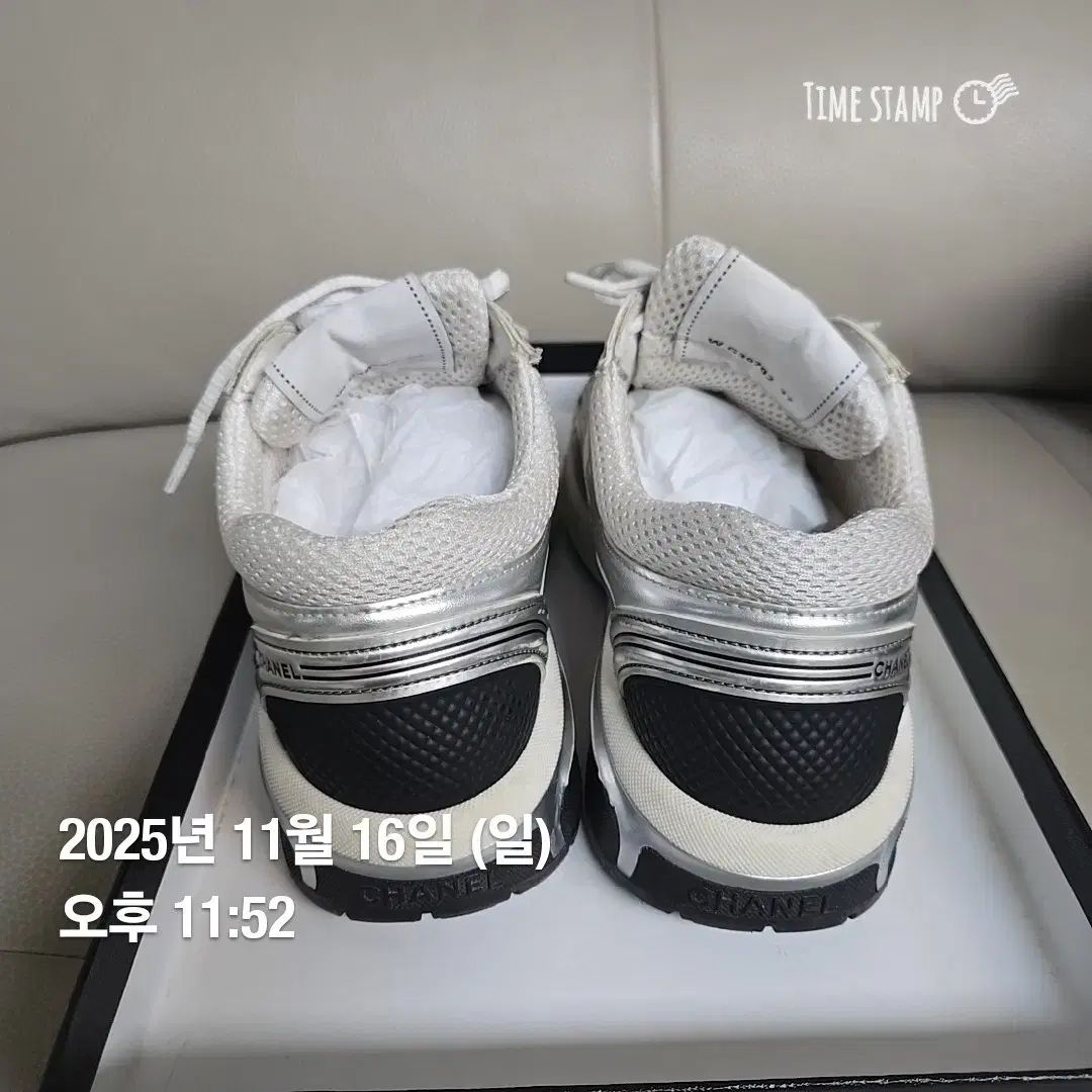 シャネル シャネル CCロゴ スニーカー シルバー LAMY 37 - メルカリ