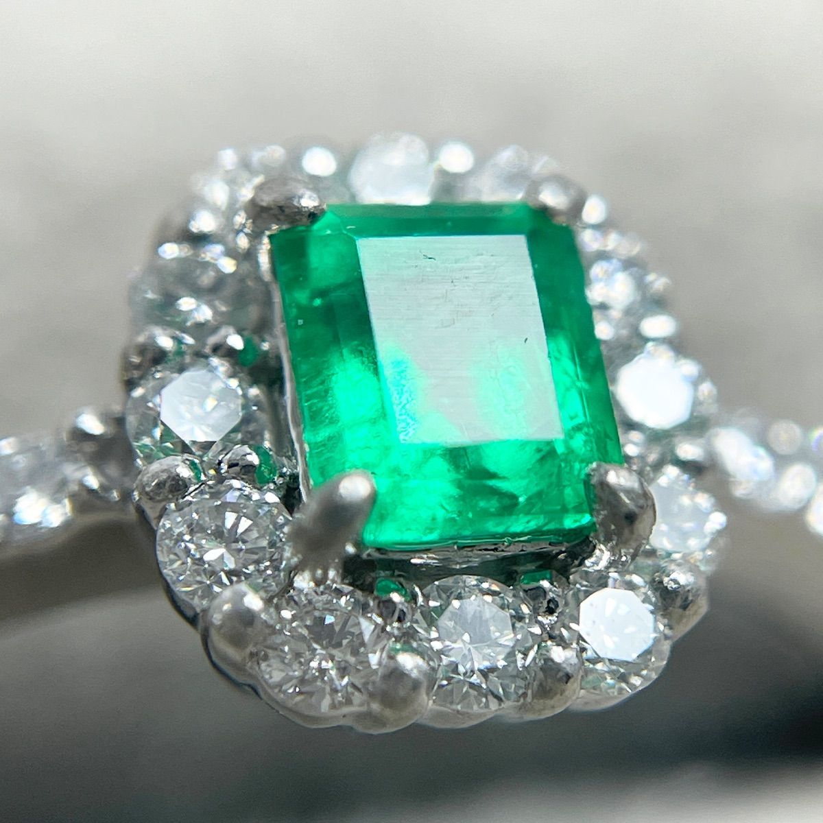 PTエメラルド1.24カラットダイヤモンド0.24カラットリングSize12.5 PTエメラルド1.24カラットダイヤモンド0.24カラットリングSize12.5