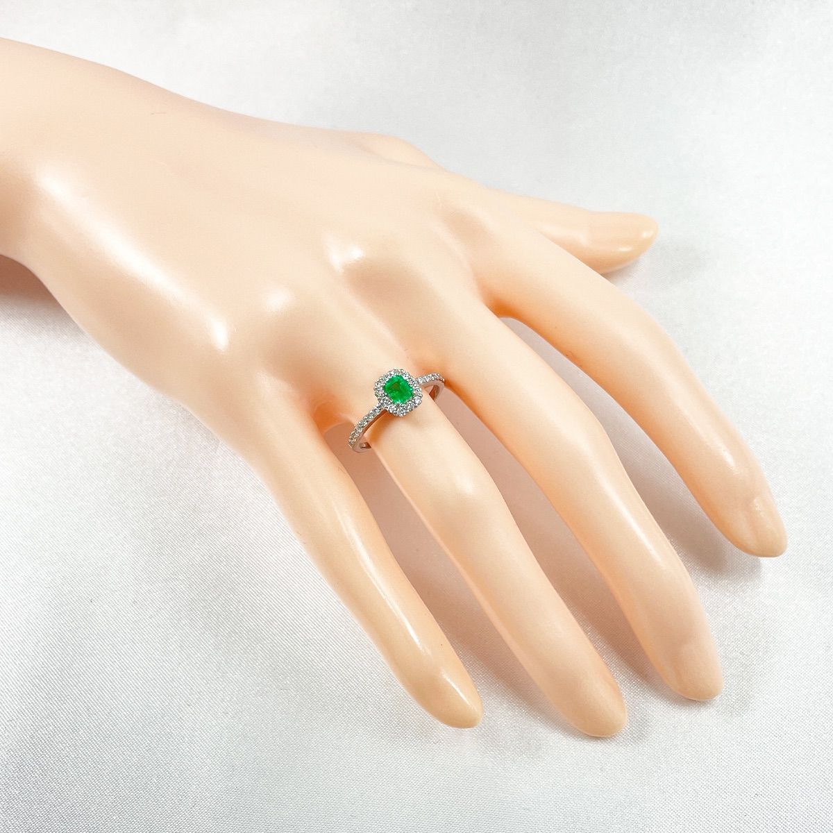 PTエメラルド1.24カラットダイヤモンド0.24カラットリングSize12.5 PTエメラルド1.24カラットダイヤモンド0.24カラットリングSize12.5