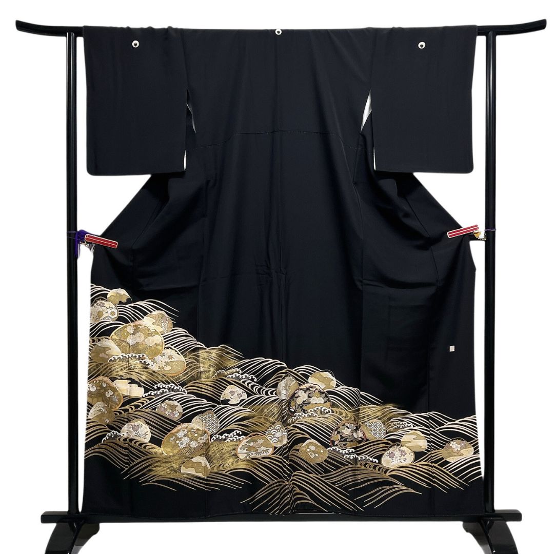 黒留袖 金駒刺繍 金彩 波 貝 松竹梅 花 青海波 着物 113b d ms - メルカリ