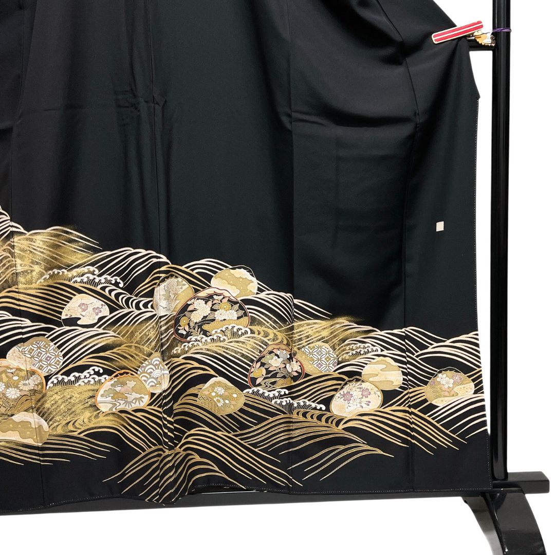 黒留袖 金駒刺繍 金彩 波 貝 松竹梅 花 青海波 着物 113b d ms - メルカリ