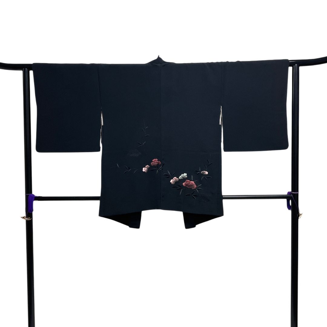 黒羽織 刺繍 牡丹 リーフ 花模様 着物 113 b d ms