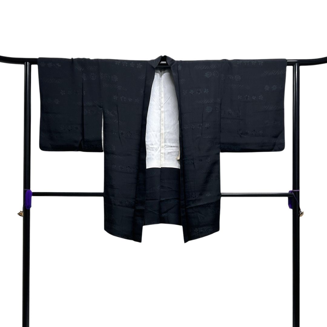 黒羽織 横縞 菊花 桜 楓 縞模様 黒地 着物 113 b d ms