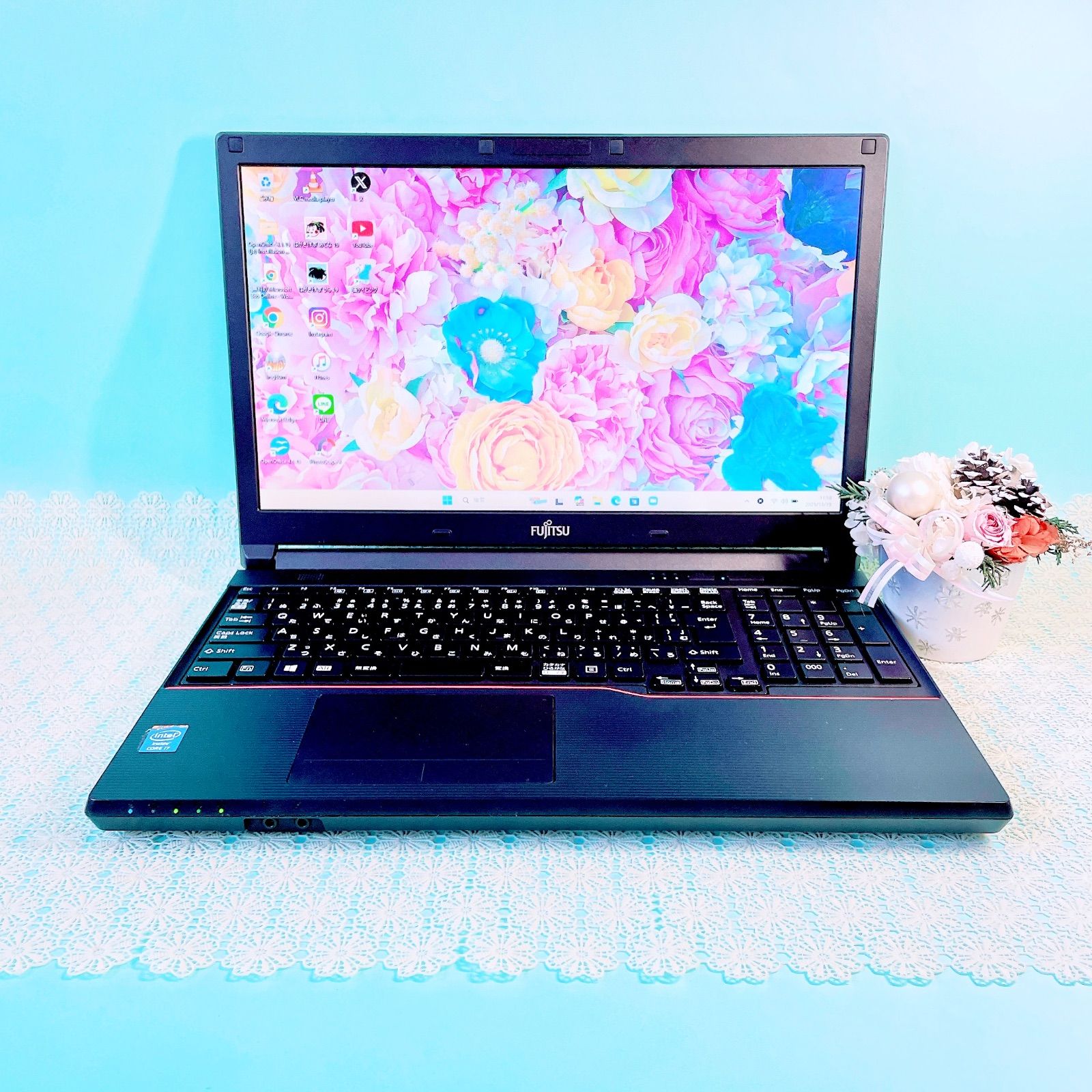 美品✨Corei7✨️普段使いしやすい黒ノートパソコン✨️ブラック