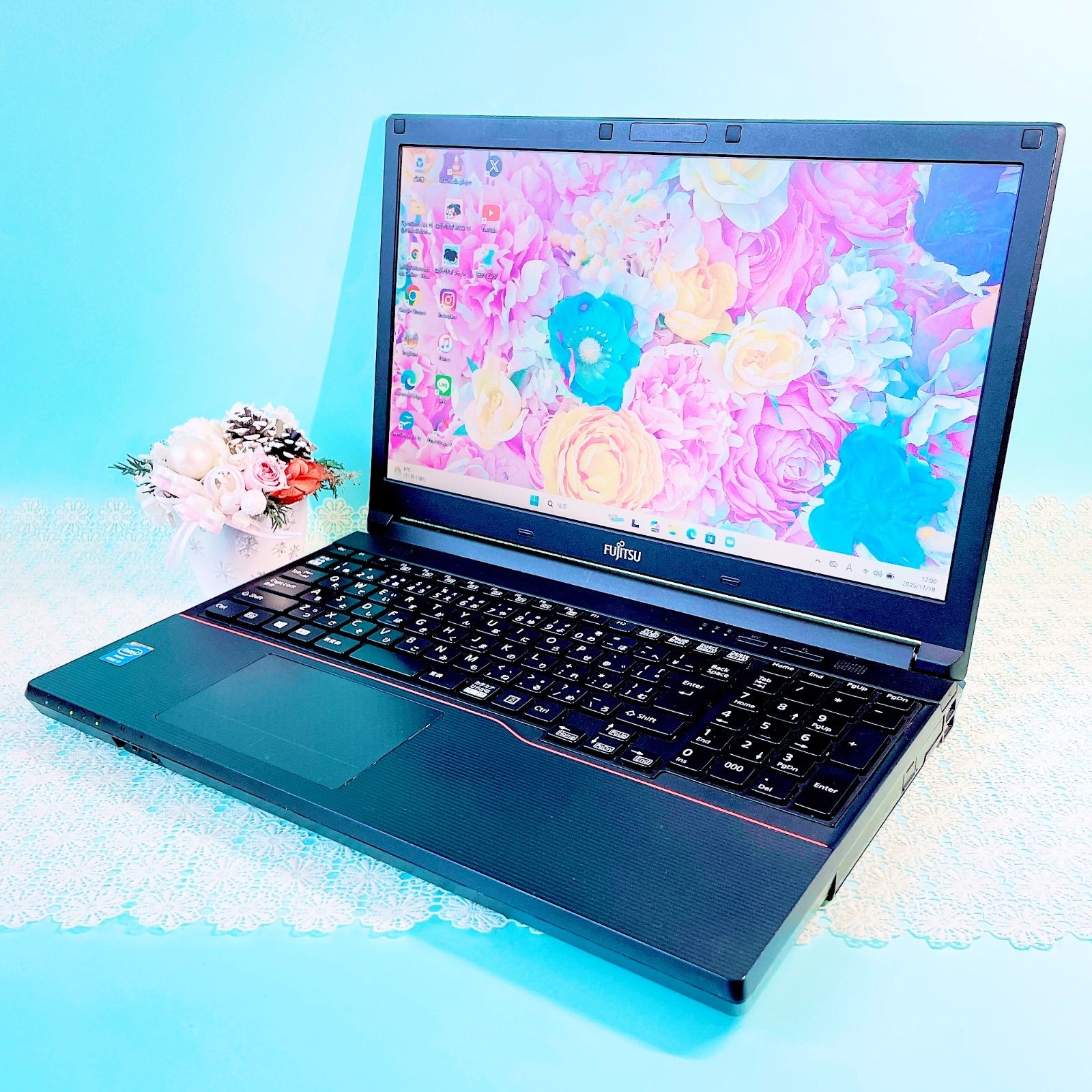 美品✨Corei7✨️普段使いしやすい黒ノートパソコン✨️ブラック