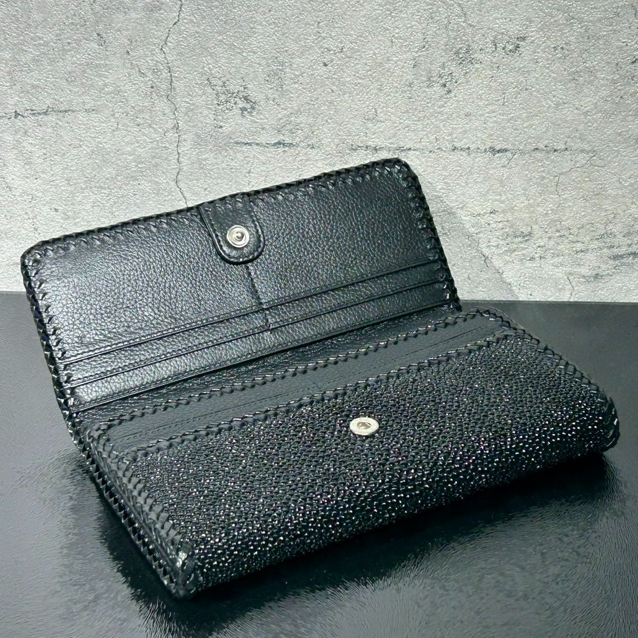 新品未使用 スティングレイ エイ革 本革 フラップ 長財布 メンズ