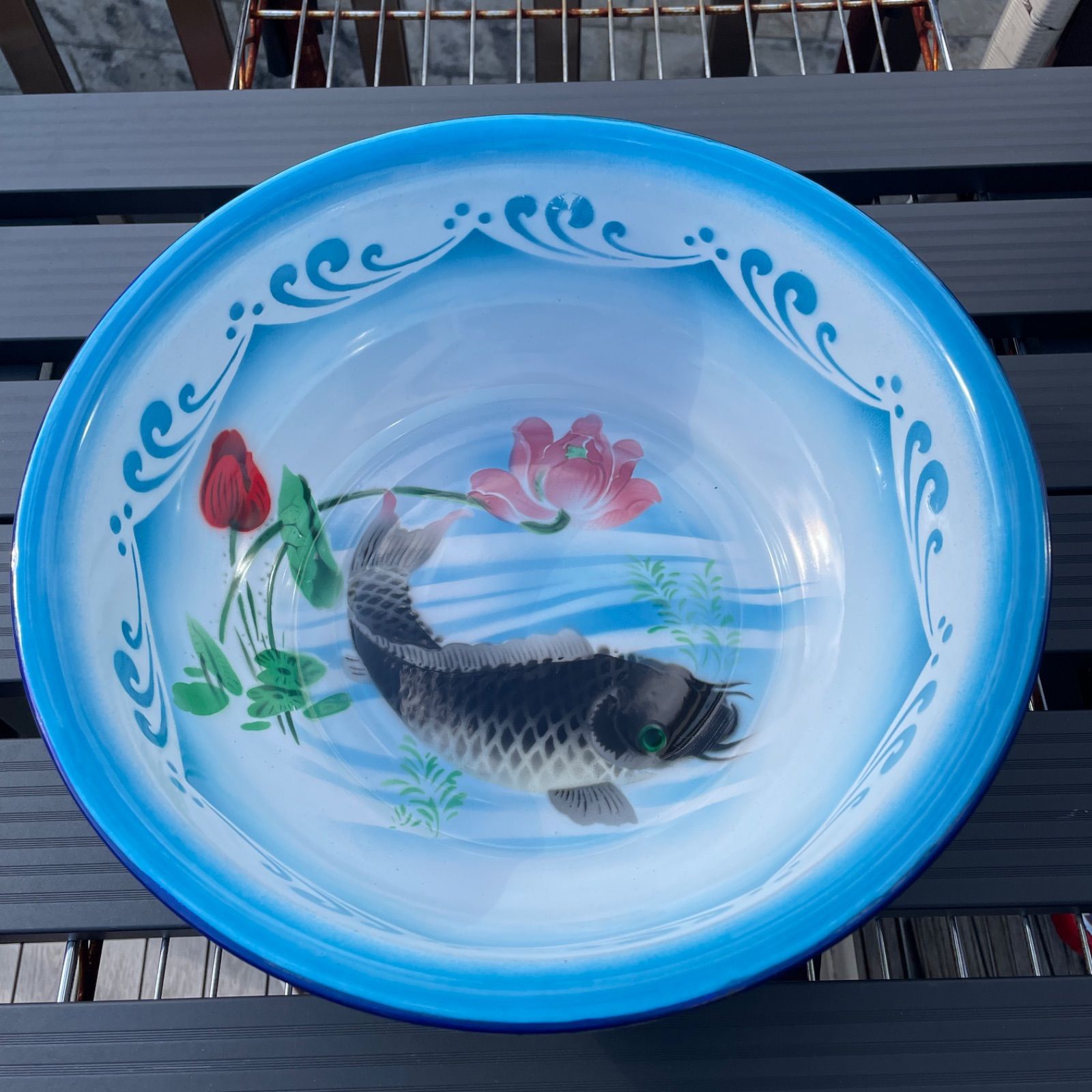 未使用　アジアン　ヴィンテージ　ホーロー 鯉柄　幸せを呼ぶ　巨大ボウル、洗面器 アジアン ヴィンテージ ホーロー 鯉柄 幸せを呼ぶ 巨大ボウル 36×11