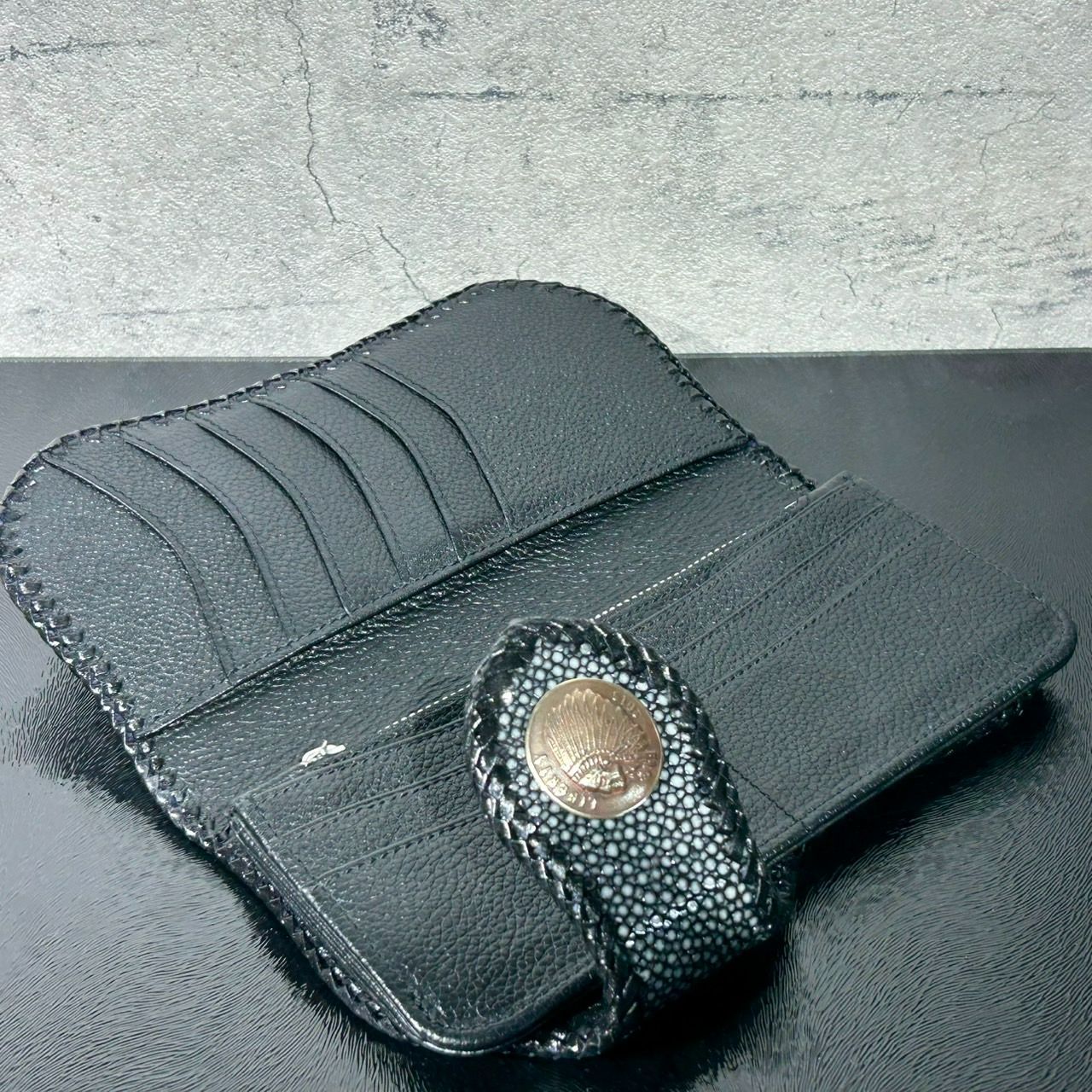 新品未使用 スティングレイ エイ革 本革 バイカーズウォレット