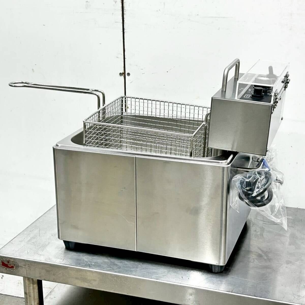 卓上電気フライヤー テンポス 業務用 TBEF-7 未使用品☆テンポス 卓上電気フライヤー TBEF-7 W270×D380×H330 7L