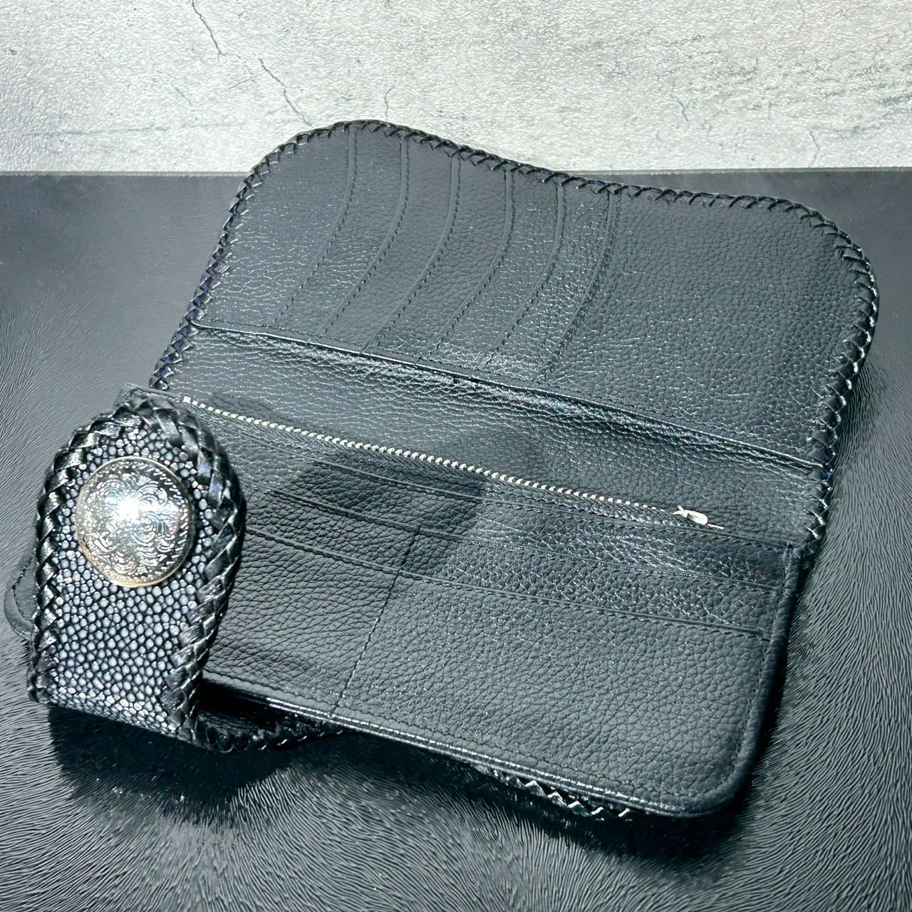 新品未使用 スティングレイ エイ革 本革 バイカーズウォレット