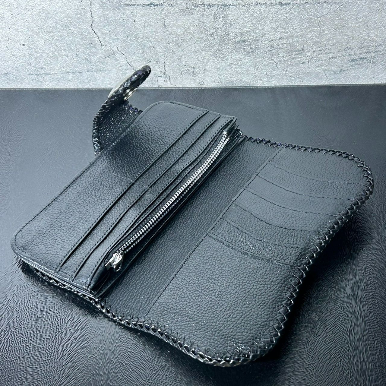 新品未使用 スティングレイ エイ革 本革 バイカーズウォレット