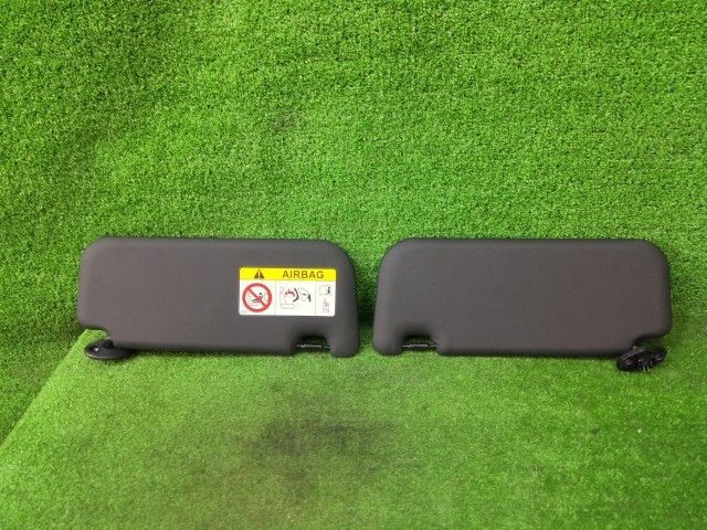 ヤリス 5BA-MXPA10 サンバイザー G M15A-FKS 3T3 74310-52G32-C0