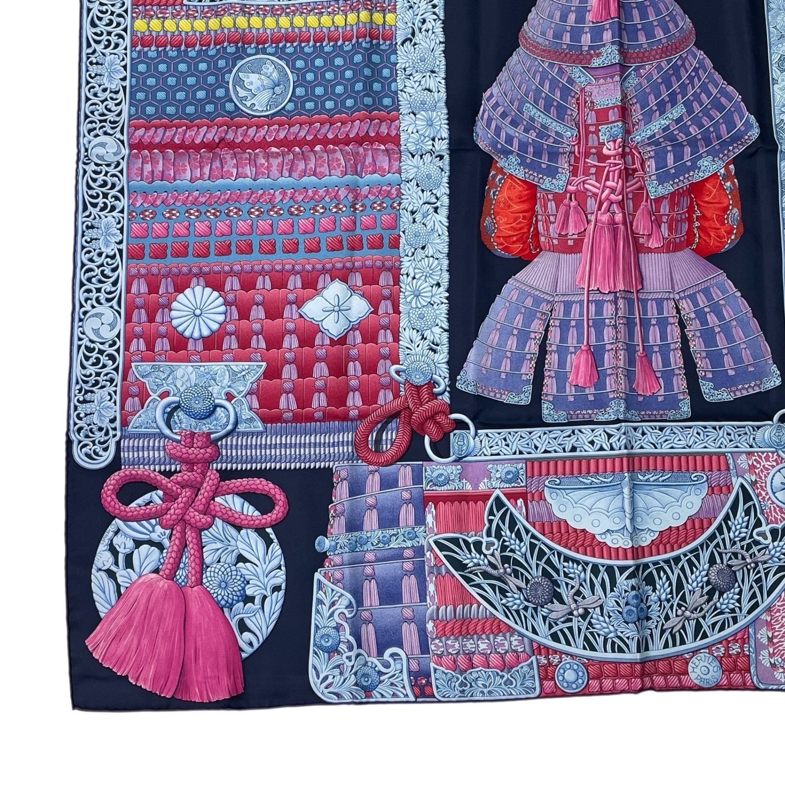 新品同様 HERMES エルメス 希少 カレ90 PARURES DE SAMOURAIS 侍の鎧兜