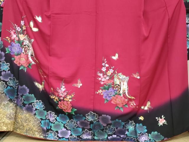 平和屋着物●豪華振袖　御所車花蝶文　暈し染め　金銀彩　正絹　逸品　DAAY5684ud 平和屋着物○豪華振袖 御所車花蝶文 暈し染め 金銀彩 正絹 逸品