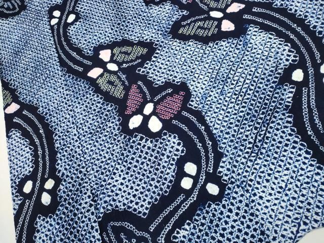 ＊夏物　浴衣　極上　有松鳴海絞り　流水舞蝶文＊ 平和屋着物∴夏物 浴衣 有松鳴海絞り 流水蝶文 綿 逸品 DAAV7289cd