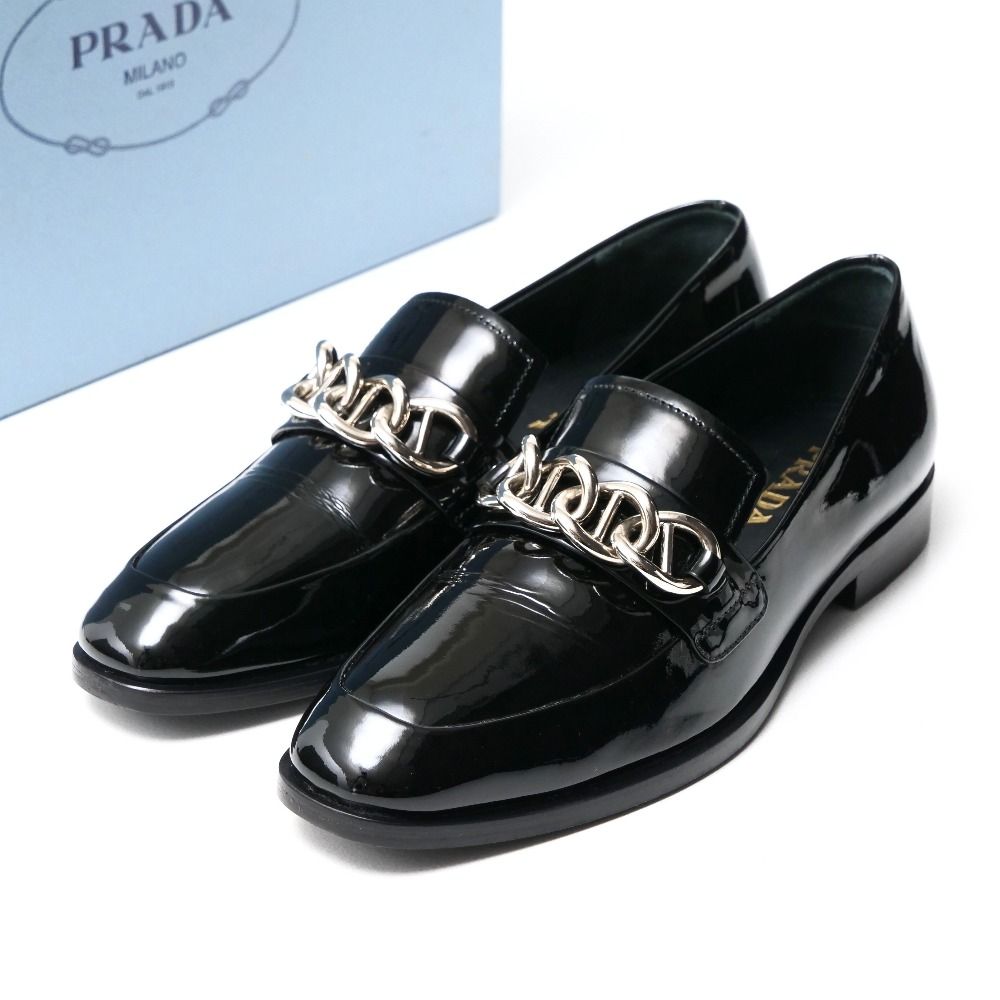 PRADA エナメル ローファー　超美品 PRADA プラダ ローファー サイズ35 チェーン装飾 エナメル レザー 靴