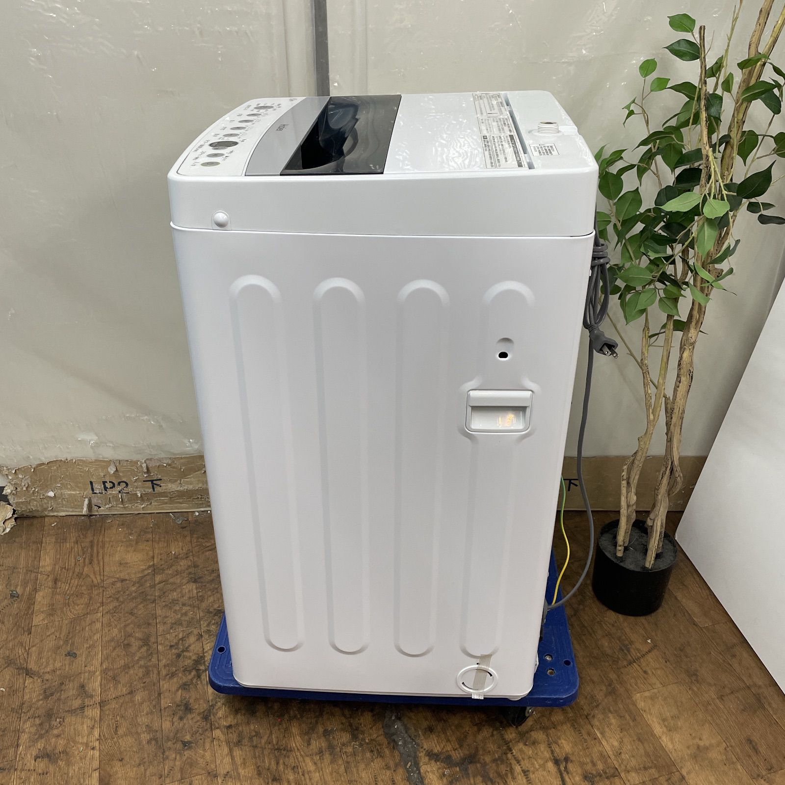 R221 ☀️ 名古屋市近郊配送設置無料！ Haier 洗濯機 （4.5㎏）21年製