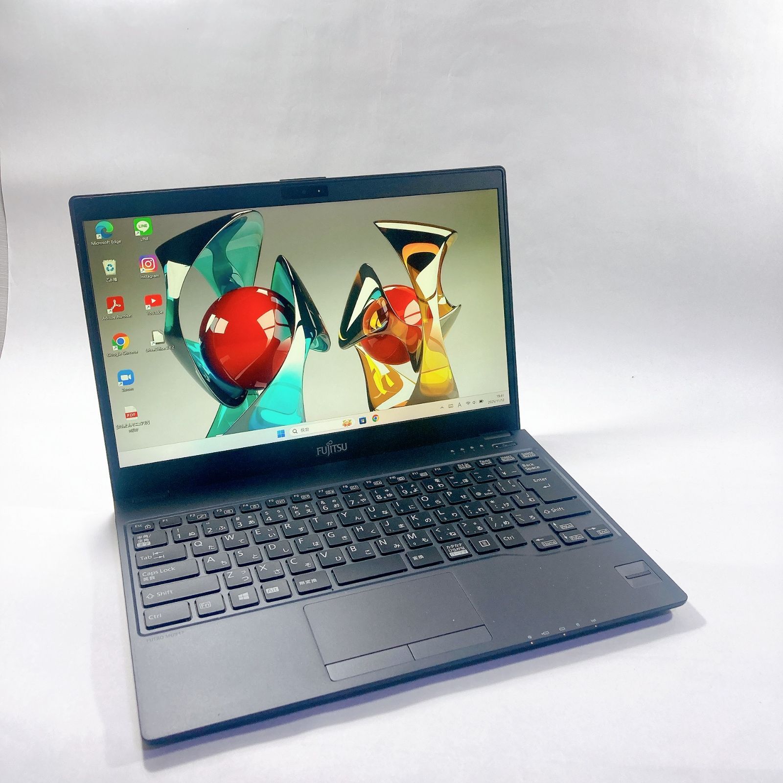 ノートPC タッチ操作に対応 爆速SSD搭載 極美品 LibreOffice 541✨超軽量 /爆速 SSD新品 /Office付/事務作業に快適✨すぐ使える