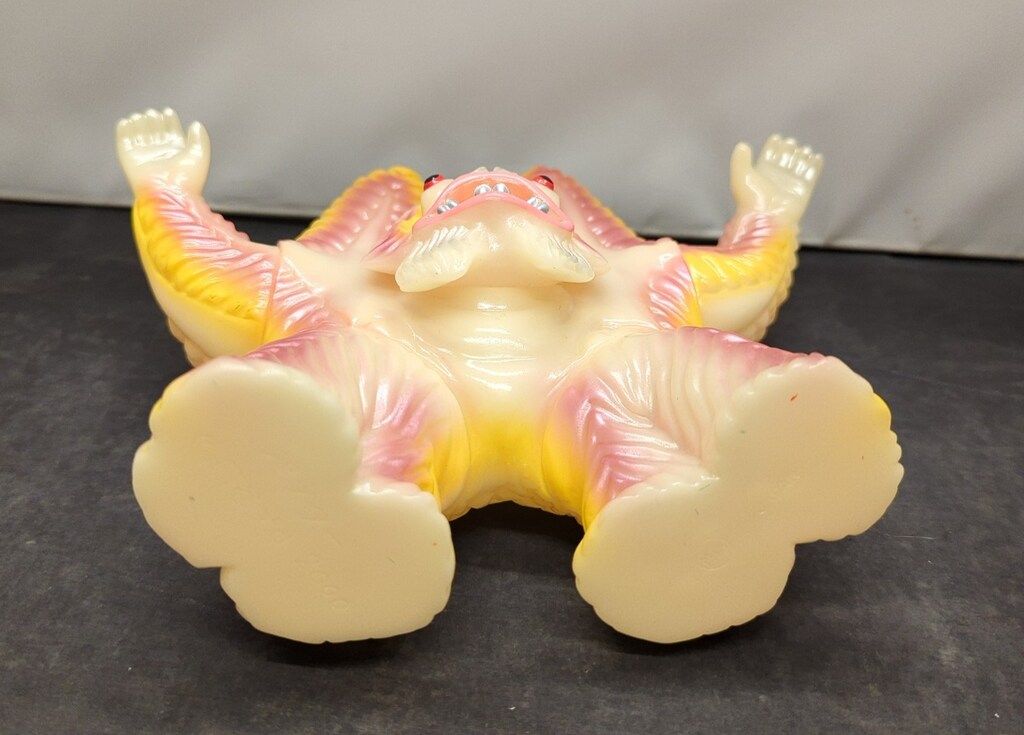 M1号 ペスター イリサワ限定 ソフビ 蓄光 M1号 世紀の大怪獣 ペスター蓄光 イリサワ限定 - メルカリ