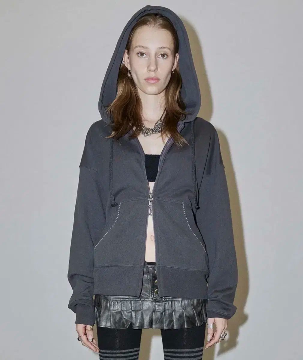 SCULPTOR ビーズセイントフーディジップアップ チャコール M SCULPTOR