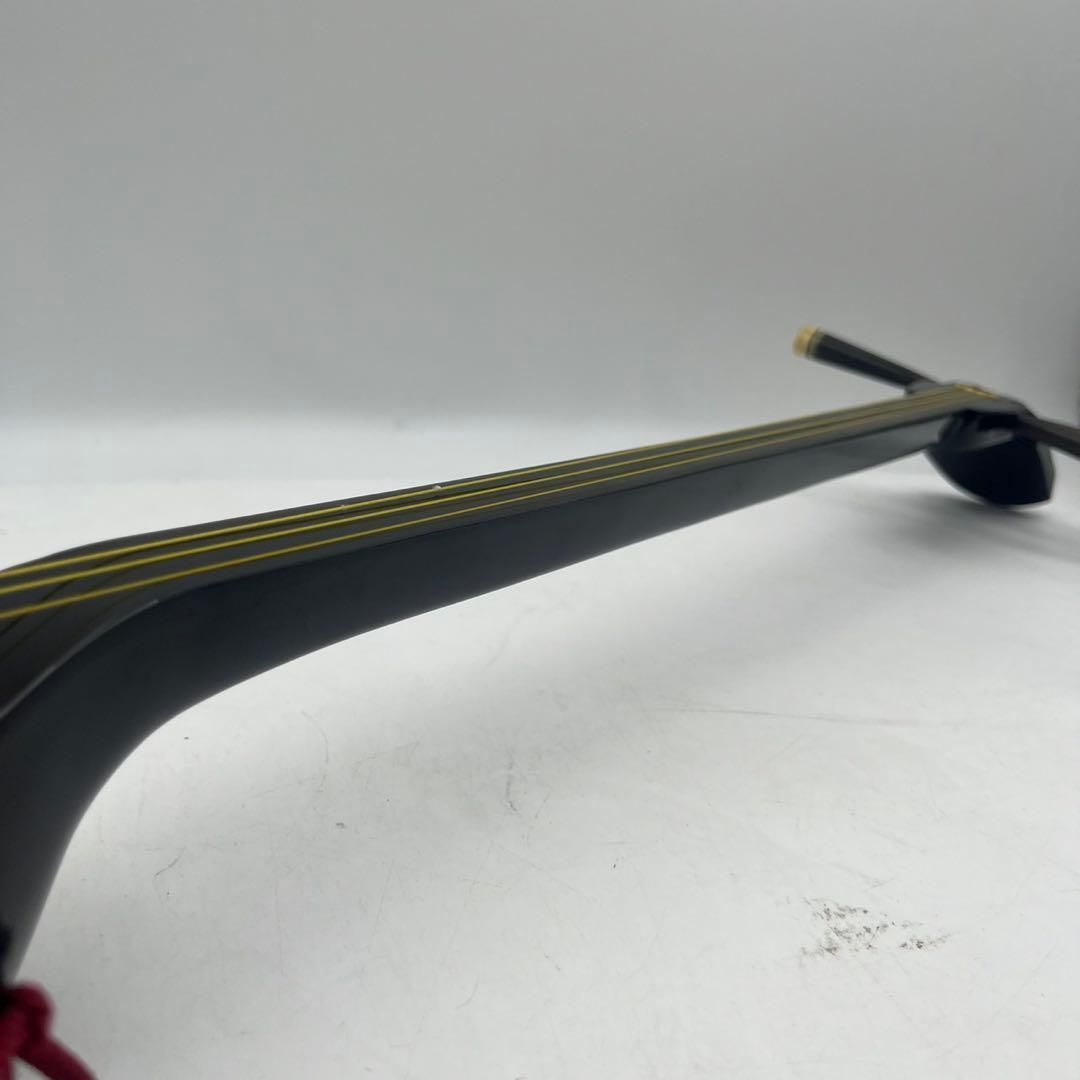 良品】 三味線 本蛇皮 黒漆 太さ2.4cm 和楽器 弦楽器 - メルカリ