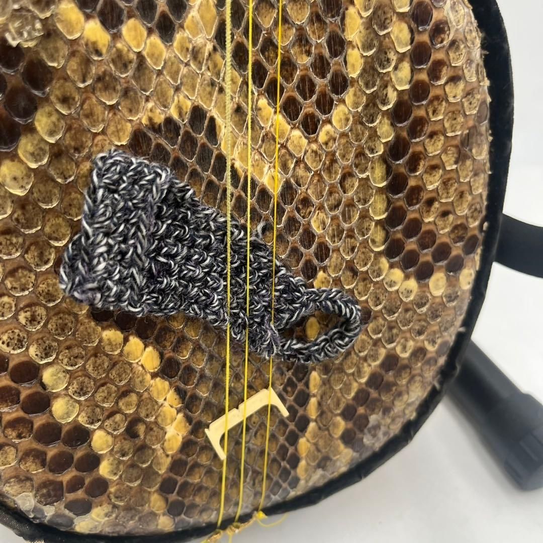 三味線本体 蛇皮 黒木 良品】 三味線 本蛇皮 黒漆 太さ2.4cm 和楽器 弦楽器 - メルカリ