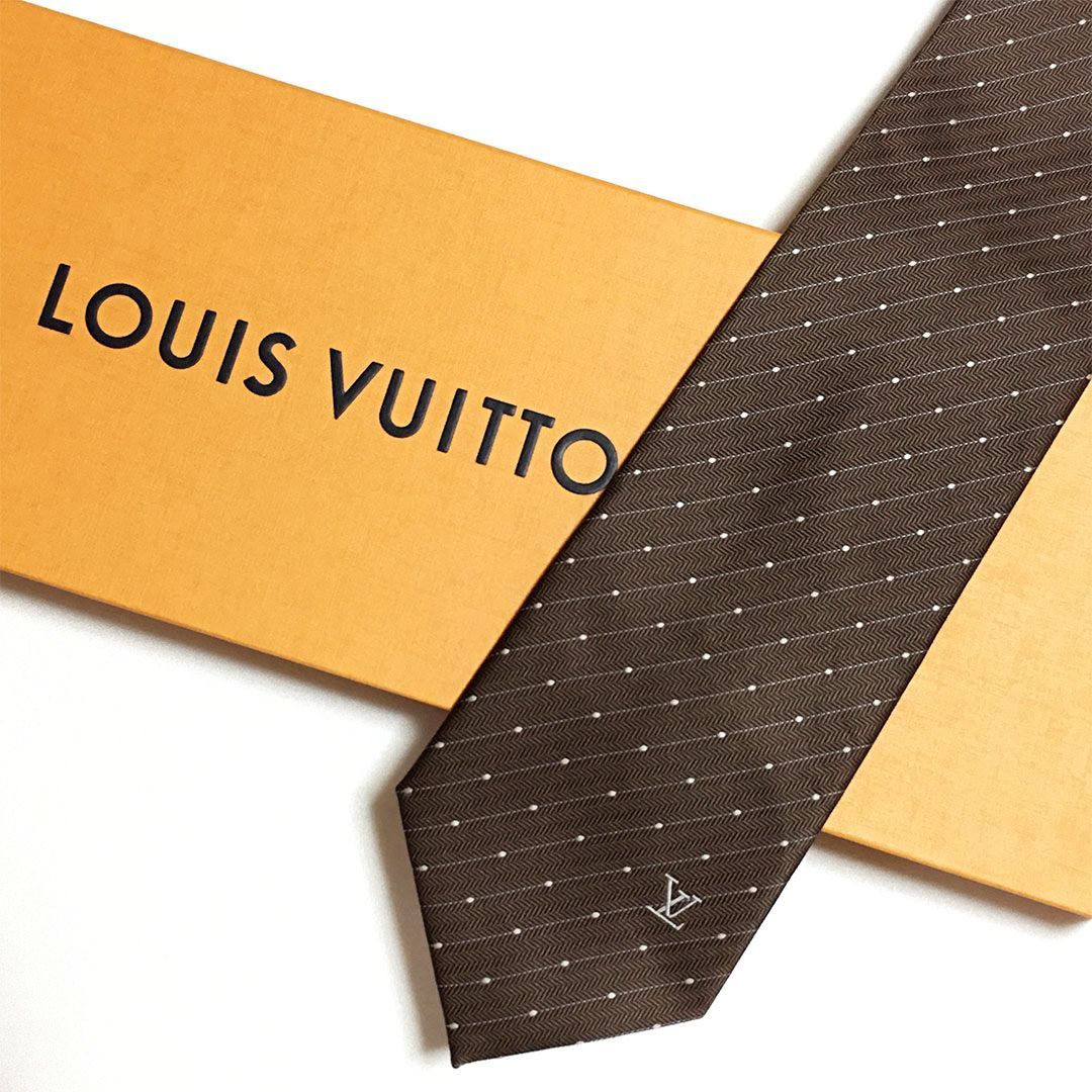 未使用級 ルイヴィトン Louis Vuitton ネクタイ ドット ストライプ 未使用級 ルイヴィトン Louis Vuitton ネクタイ シルク100% ブラウン