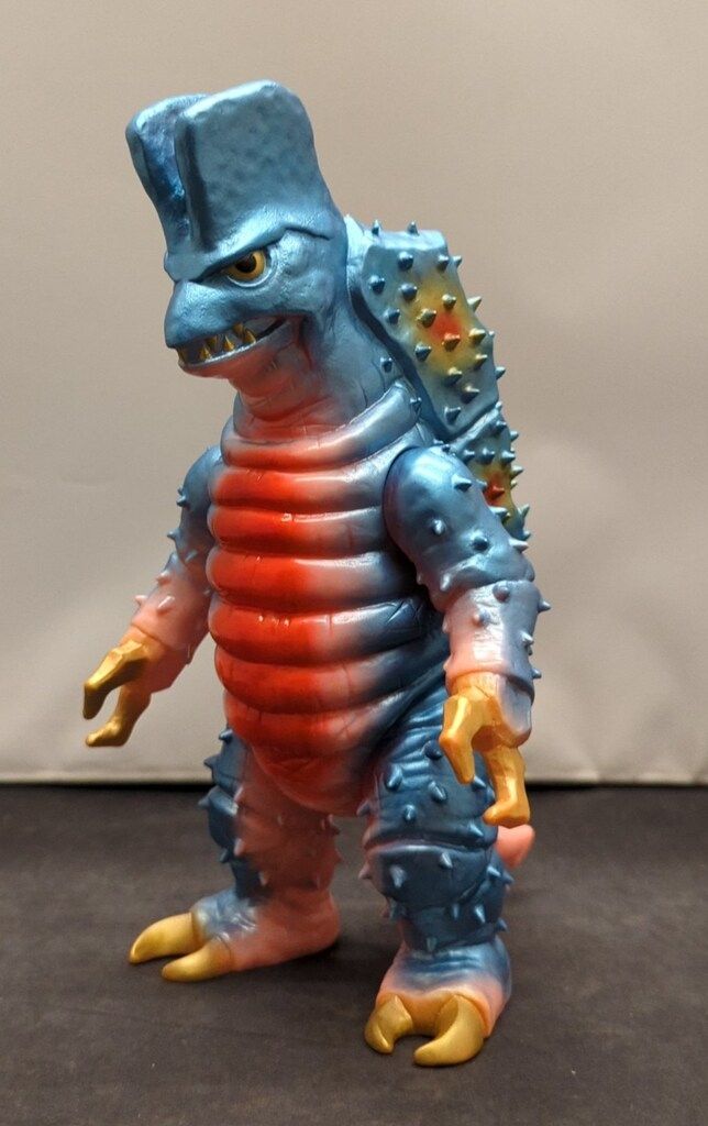 円谷コミュニケーションズ 怪獣郷 キングマイマイ 幼虫 ハイパーホビー