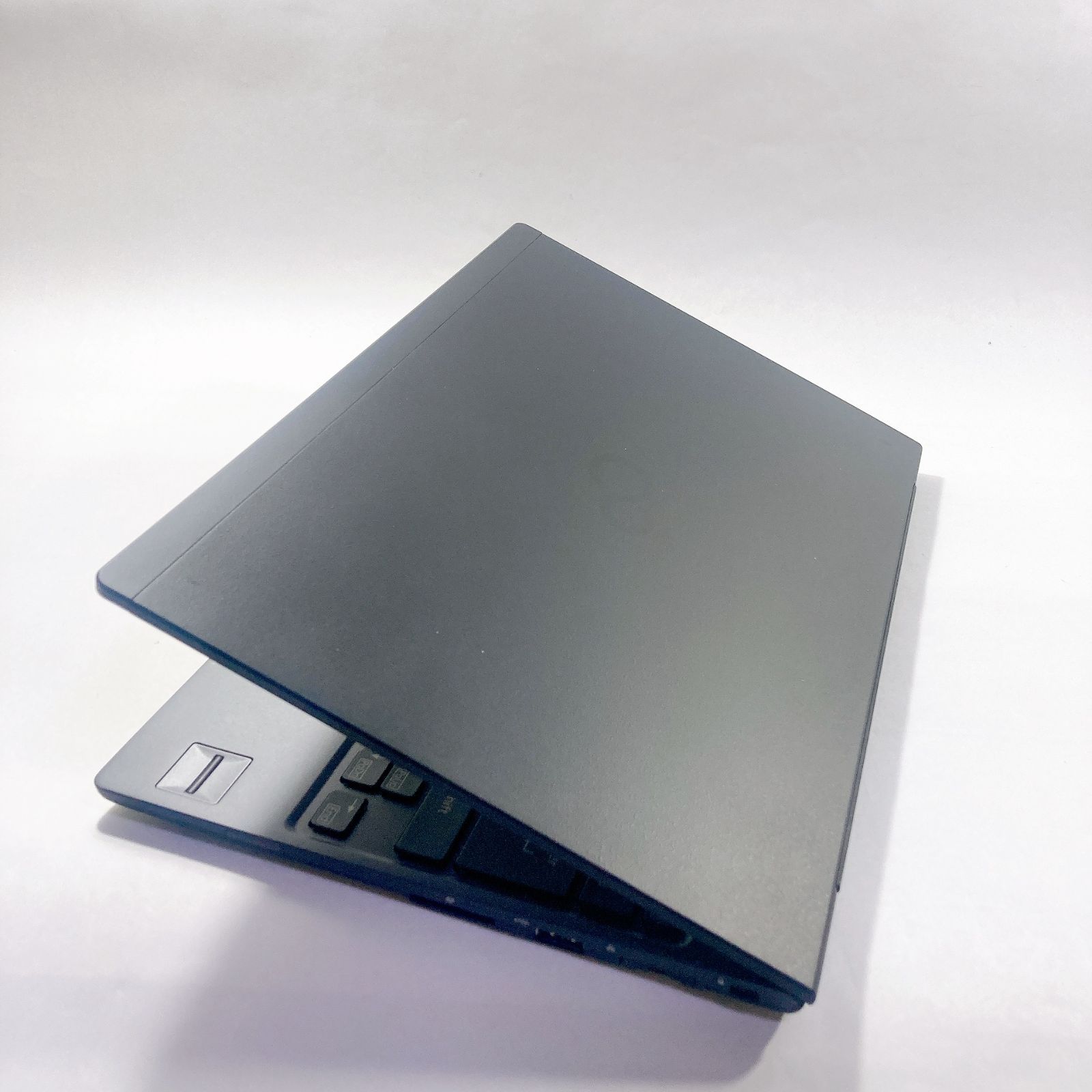 545✨超軽量 /美品 /爆速 SSD新品 /Office付/事務作業に快適✨すぐ