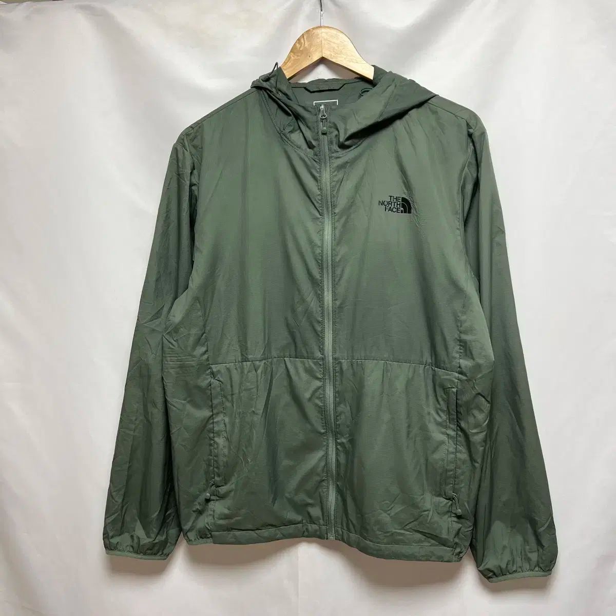 正規品/L THE NORTH FACE ザノースフェイス カーキ色 軽量ウィンド