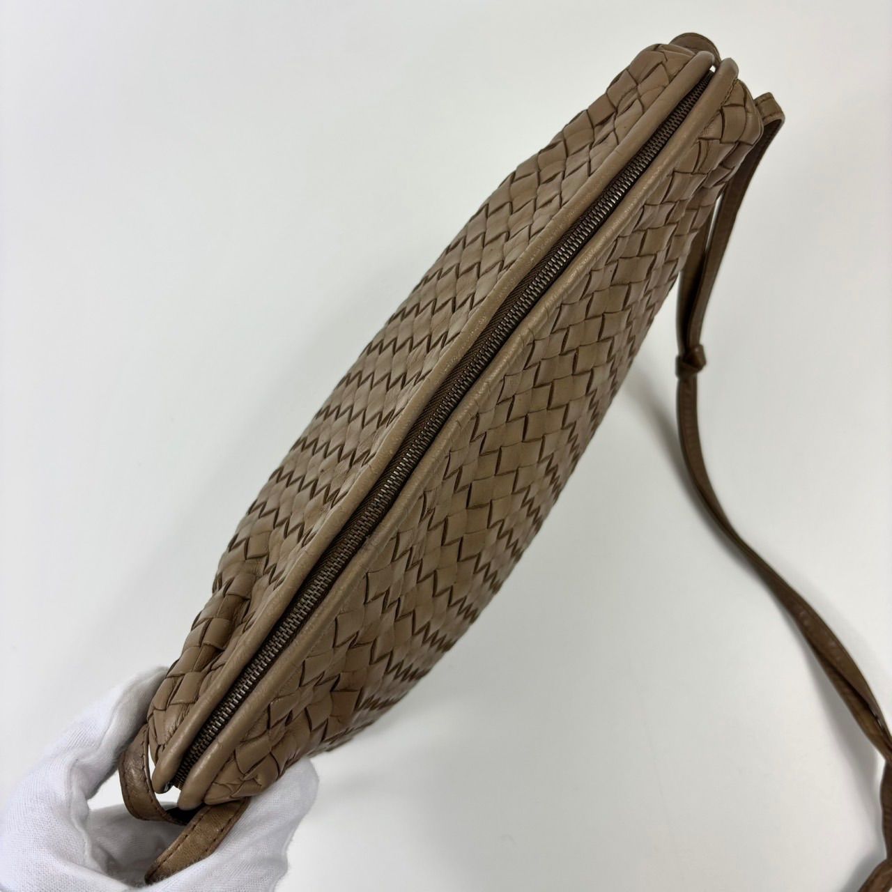 BOTTEGA VENETA ボッテガヴェネタ イントレチャート ショルダーバッグ