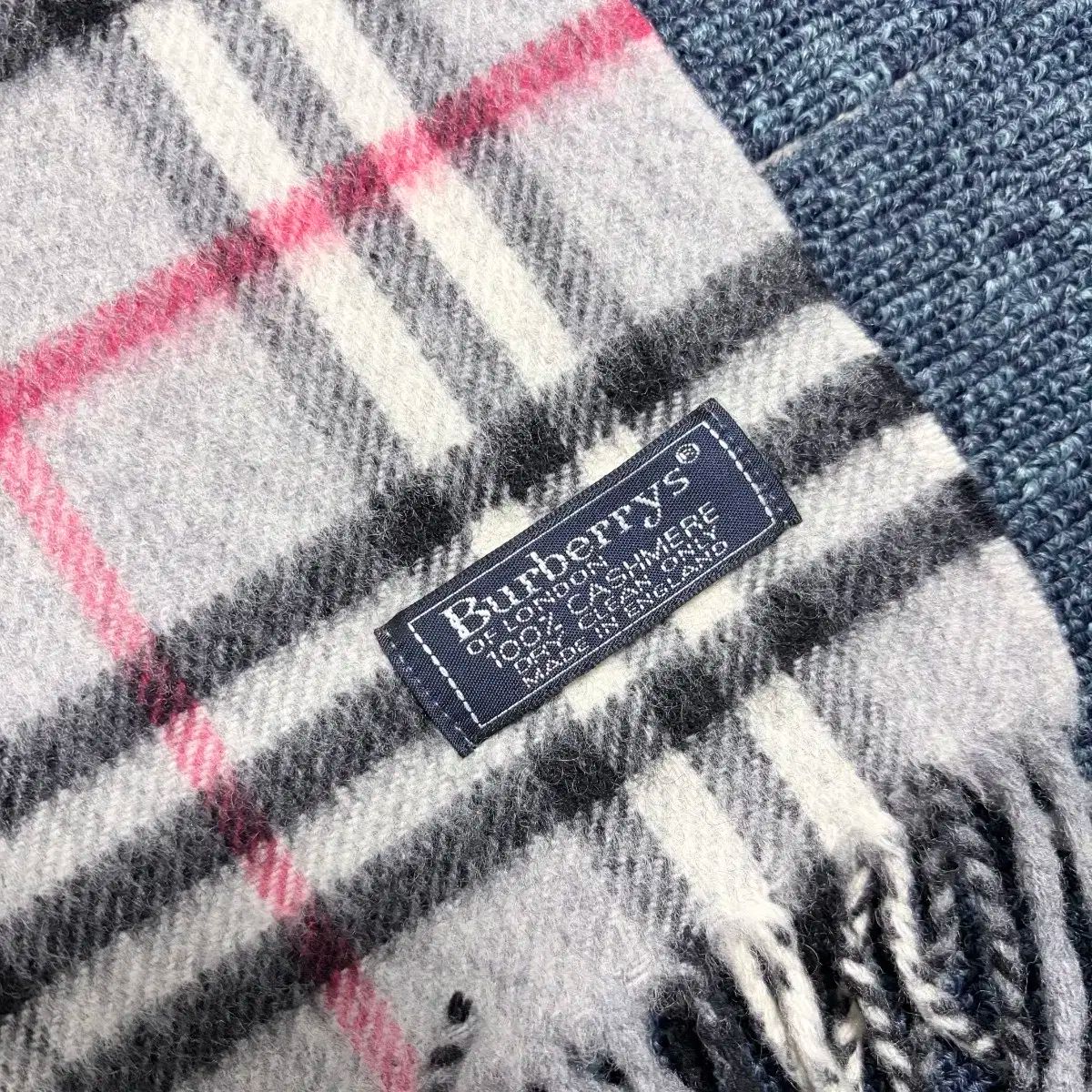 バーバリー キャミシアー 100% マフラー Burberry's 純カシミヤ