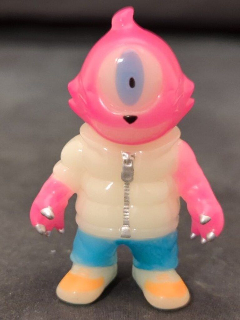 MEDICOMTOY VAG SERIES 41 GYAROMI ギャロミオイド ピンク×蓄光 - メルカリ