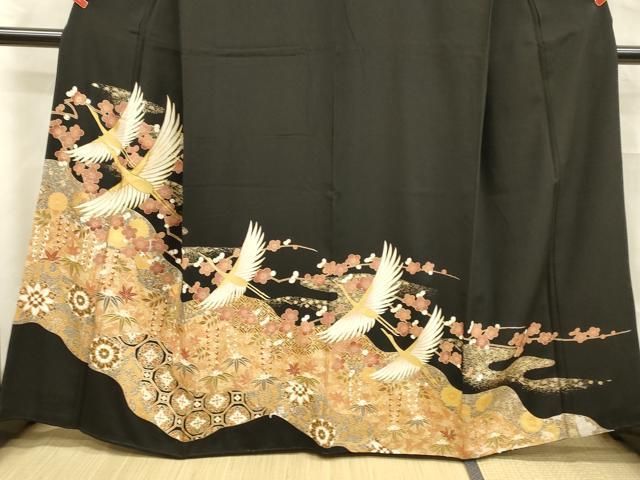 平和屋着物○豪華黒留袖 駒刺繍 正倉院更紗花鳥文 金彩 正絹 逸品