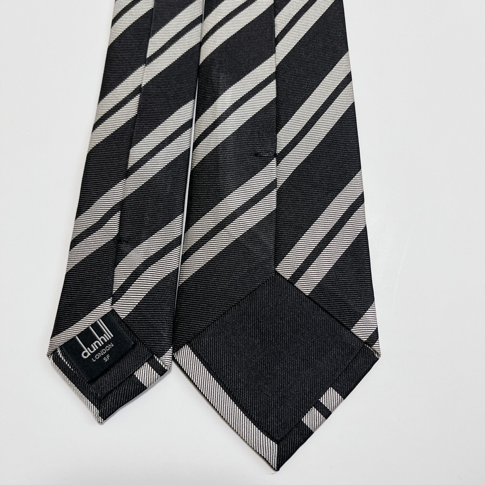 極美麗✨ダンヒル dunhill ネクタイ 美品 ハイブランド 動物柄 極美麗✨ダンヒル dunhill ネクタイ 美品 ハイブランド 動物柄